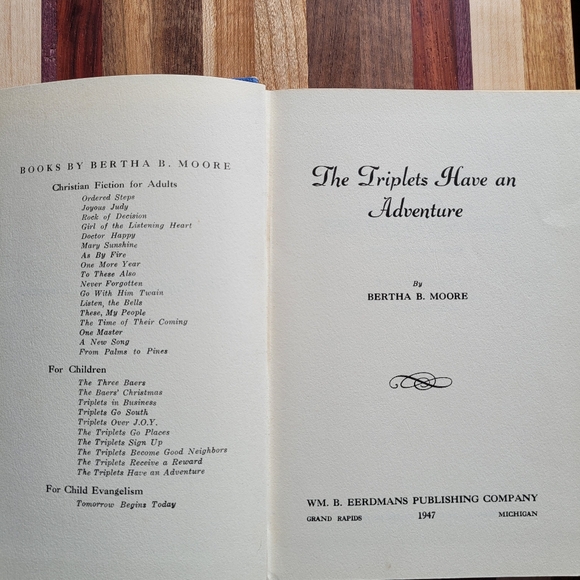 The Triplets Have an Adventure / Bertha B. Moore / 1947 / Vintage - Picture 2 of 3